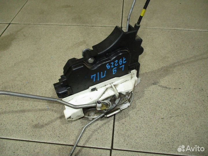 Замок двери передней левой Mitsubishi Lancer 9