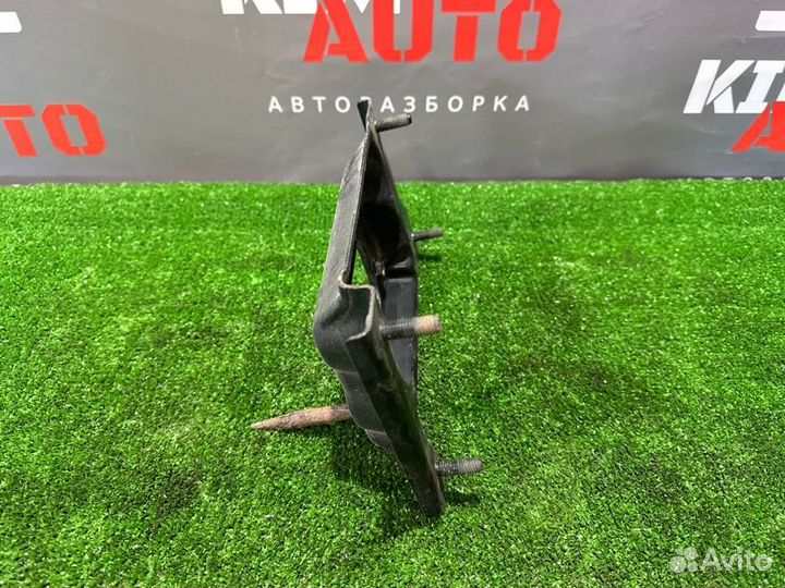 Кронштейн усилителя заднего бампера левый Kia Ceed