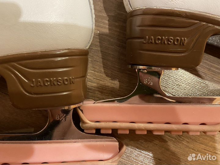 Коньки проффесионалтеые “Jackson” Atrist