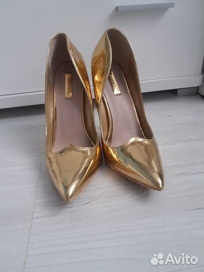 Туфли лодочки Lost Ink penny V point court shoe