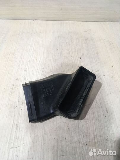 Воздуховод патрубок Ауди А4 Б5 1.6 ADP 8D0129617B