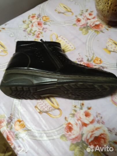 Демисезонные женские ботинки на двух молниях