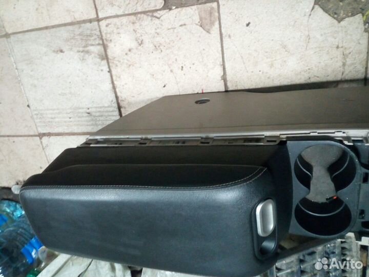 Центральный подлокотник Мазда сх7