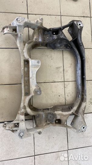 Подрамник передний задний Mercedes Benz W220