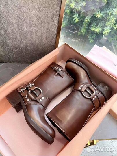 Сапоги женские кожаные Miu Miu