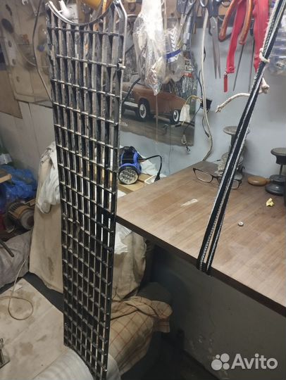 Решетка радиатора, железная