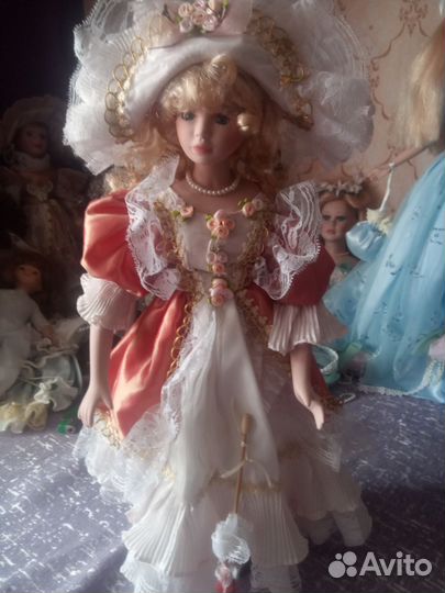 Платья для фарфоровых кукол