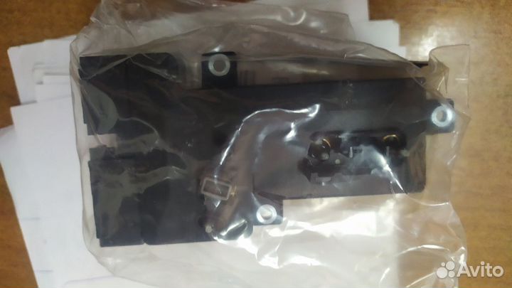 Продаю переключатель водительского сиденья Touareg