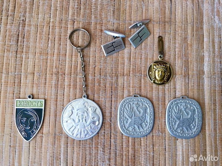 Значки брелки запонки СССР