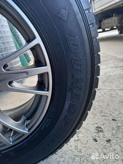 Dunlop SP Sport Maxx GT 215/70 R16