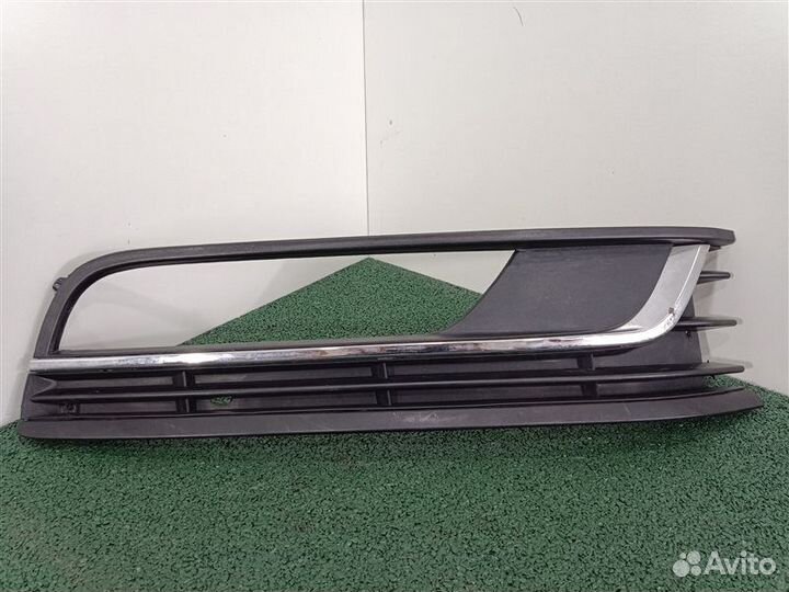 Накладка птф правая Vw Passat B7 2011