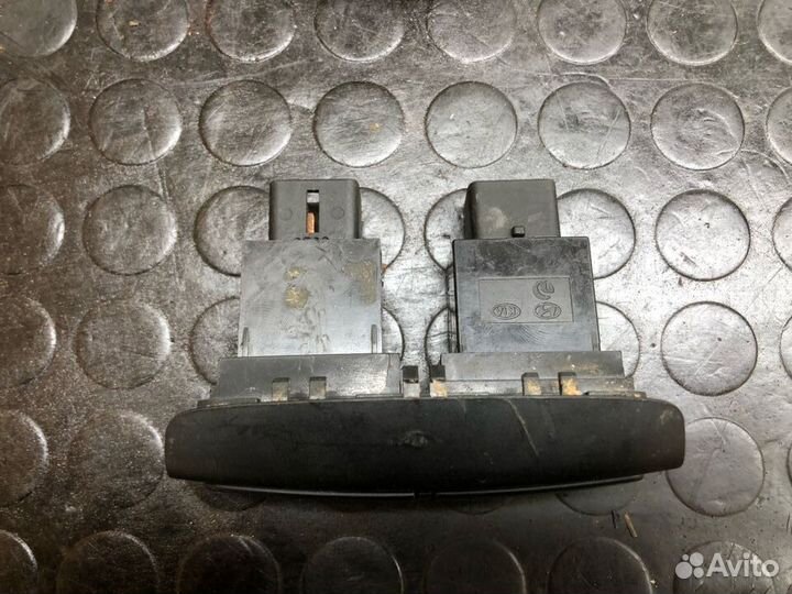 Кнопки подогрева передних сидений Hyundai Tucson