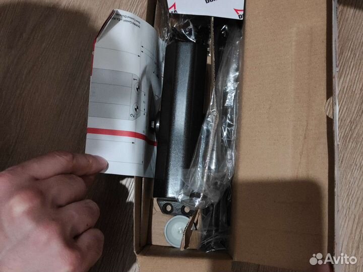 Доводчик дверной dorma