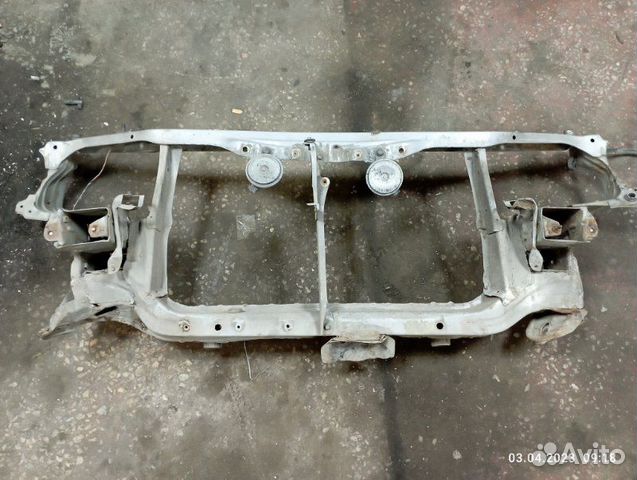 Рамка радиатора передняя Toyota Avensis AT220
