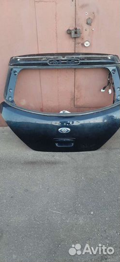 Крышка багажника nissan tiida