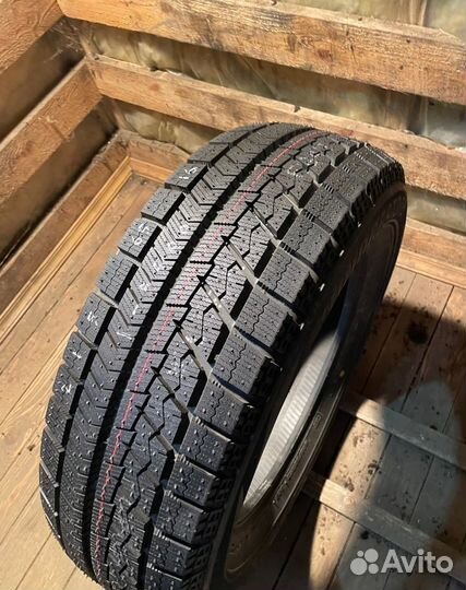 Bridgestone B391 215/65 R16