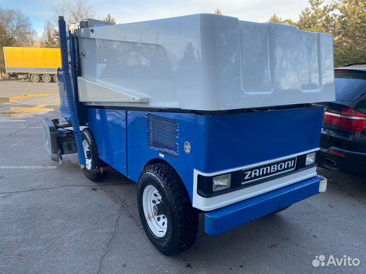 Ледозаливочная машина Zamboni 520 продажа/аренда