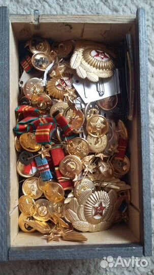 Военная фурнитура - кокарды, погоны, пуговицы, шев