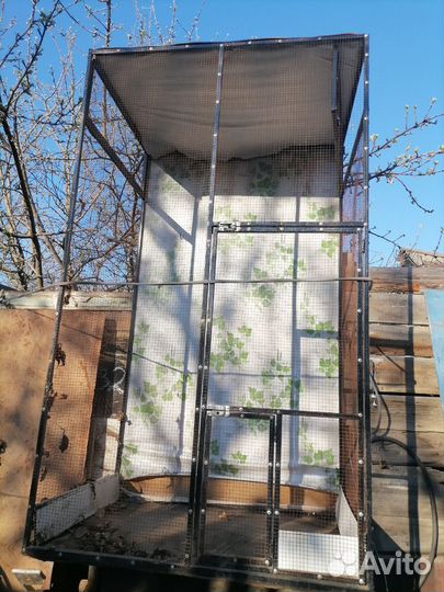 Большая клетка для птиц
