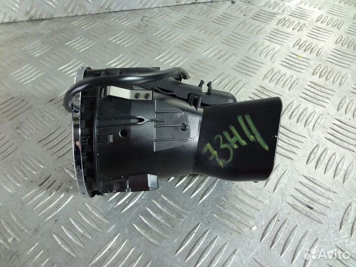 Дефлектор воздуховода правый мерседес 219