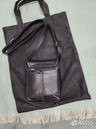 Сумка из натуральной кожи через плечо черная