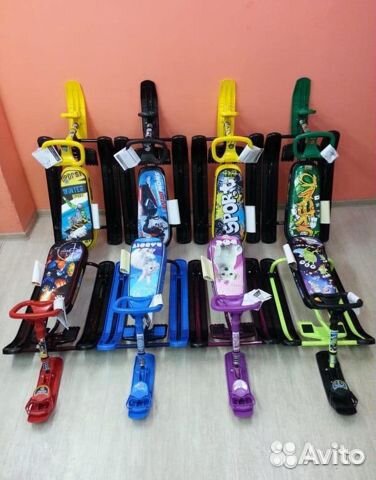 Снегокат со сматывающейся рулеткой