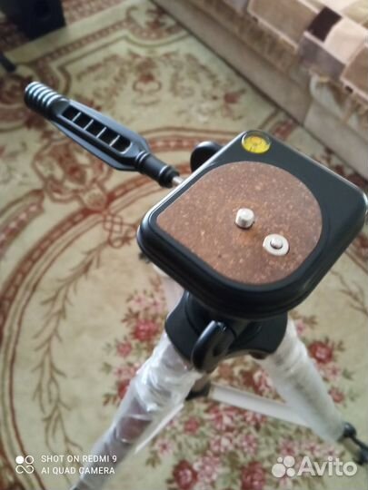 Штатив для фото/видеооборудования