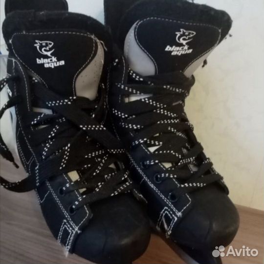 Продам хоккейные коньки