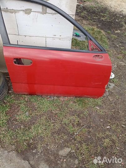 Дверь mitsubishi carisma