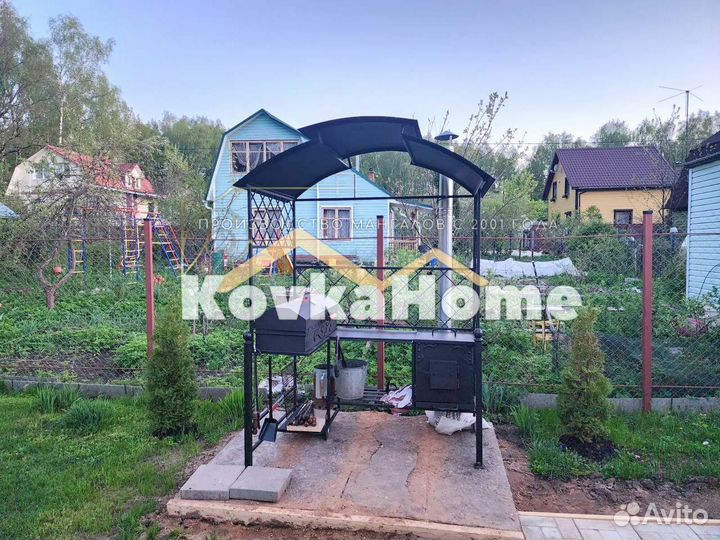 Мангал с крышей