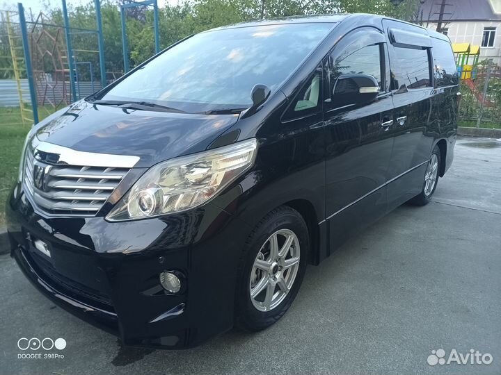 Toyota Alphard 2008