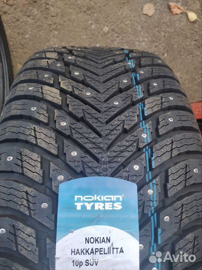 Nokian Tyres Hakkapeliitta 10p SUV 275/45 R20