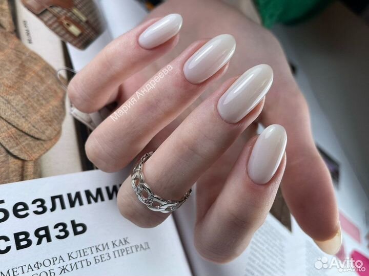 Модель на Маникюр с покрытием гель лак