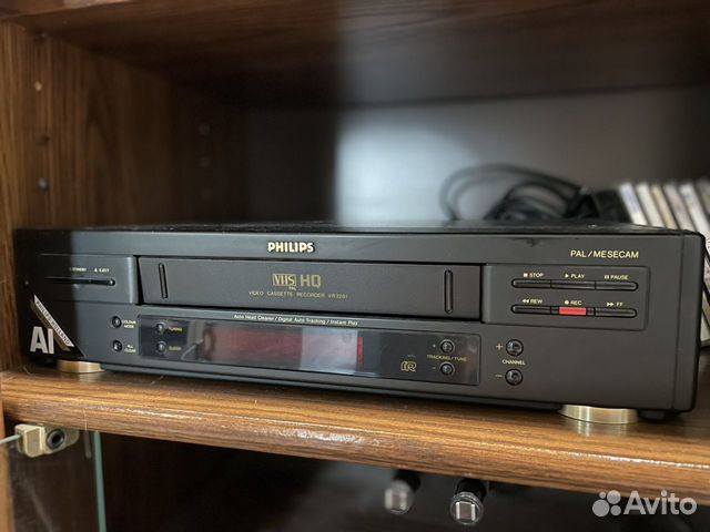 Видеомагнитофон Philips