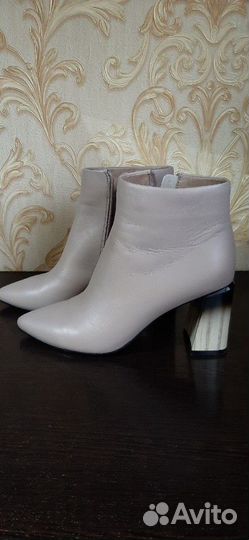 Продам ботильоны размер 38