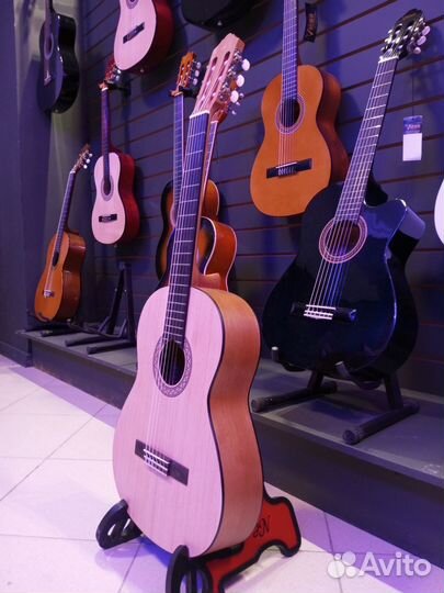 Гитара Yamaha c40