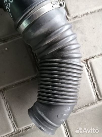 Патрубок Воздушный Ауди А6 С6 4F0129615L