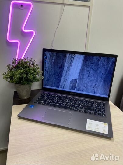 Свежий ультрабук asus core I3 11Gen/8Gb ddr4/nvme