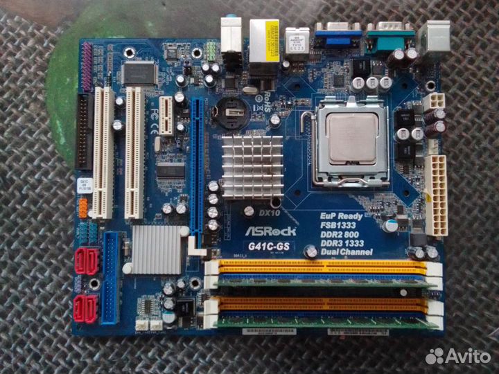 Материнская плата с процессором и памятью