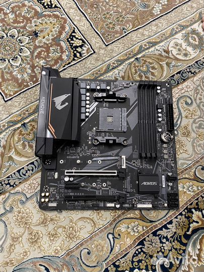 Материнская плата