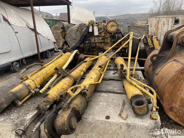 Зап части на эксковатор комацу400