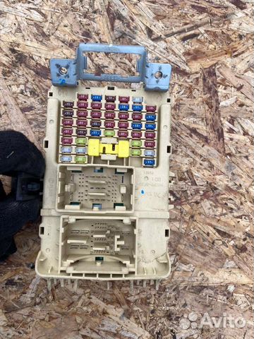Блок предохранителей салонный Hyundai Solaris 2