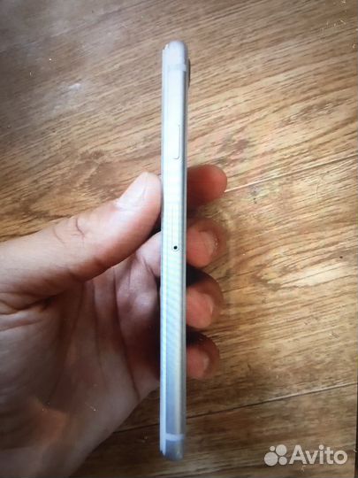 iPhone 8, 64 ГБ