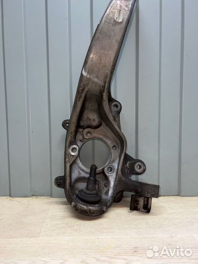 Кулак поворотный передний правый Jaguar Xj Long