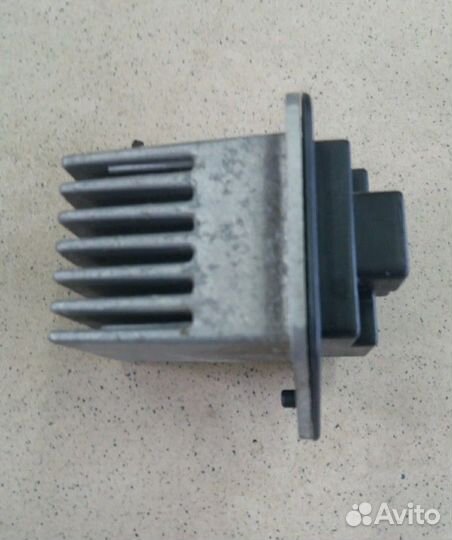 Резистор отопителя Mitsubishi Pajero Sport 2