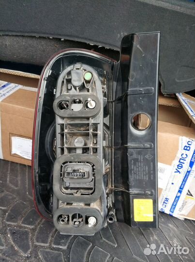 Задний правый фонарь на renault duster 2010-2015