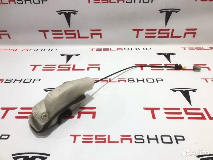 Замок двери задней левой Tesla Model 3 2019