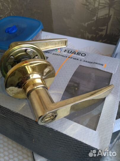 Дверные Ручки с защёлками для межкомнатных дверей