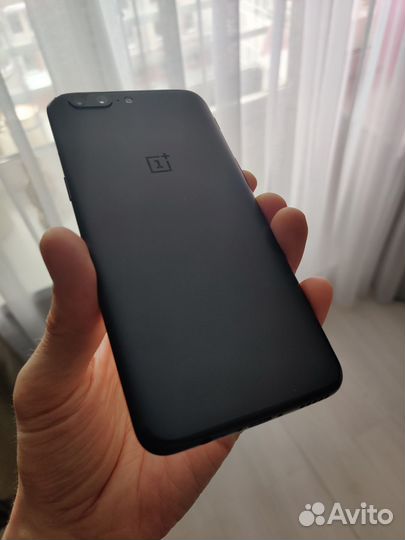 OnePlus 5, 6/64 ГБ