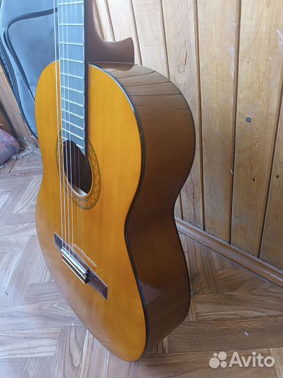 Классическая гитара Yamaha c40 с чехлом и сумкой